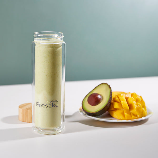 Mango and avocado smoothie in Fressko Tour glass flask